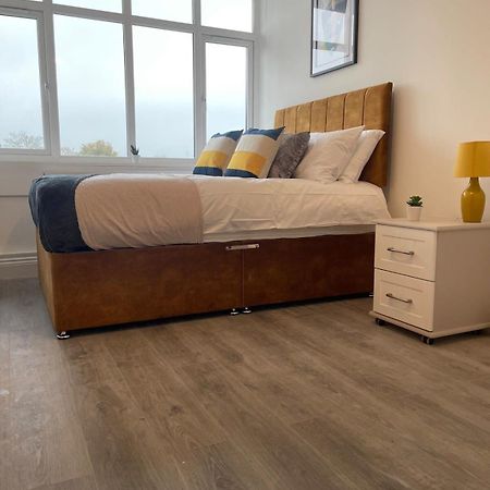 1 Bedroom Apartment - Flitwick - Contractor Friendly - Tourist Ready - Full Kitchen - Wifi - Smart Tv - Sofa Bed - Free Parking - Ideal For Short Or Long Stays Exterior photo
